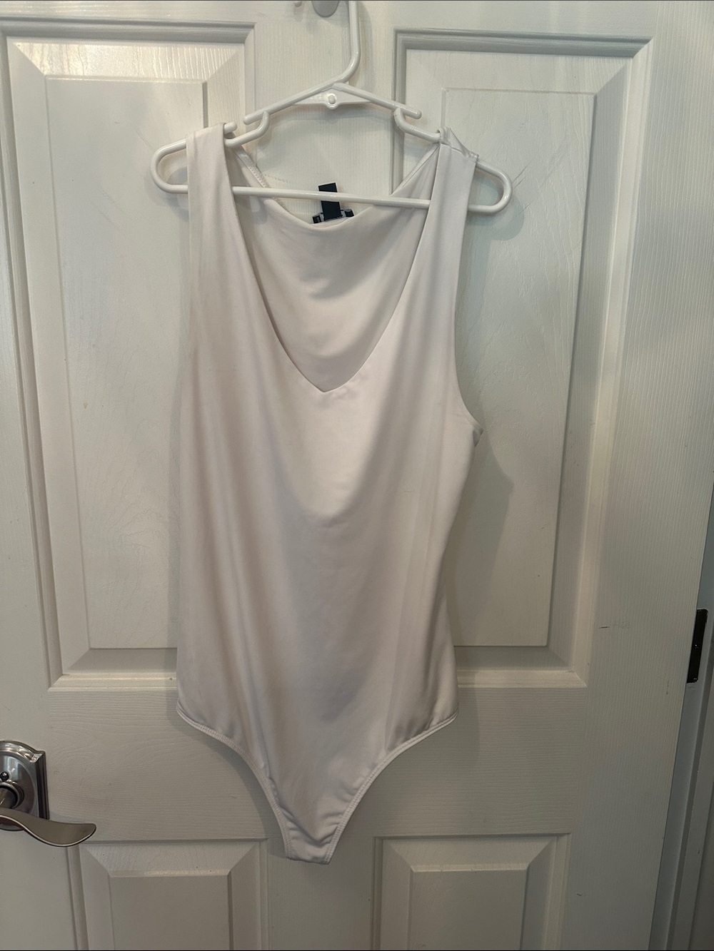 Express White V-Neck Sleeveless Bodysuit - Women XS white